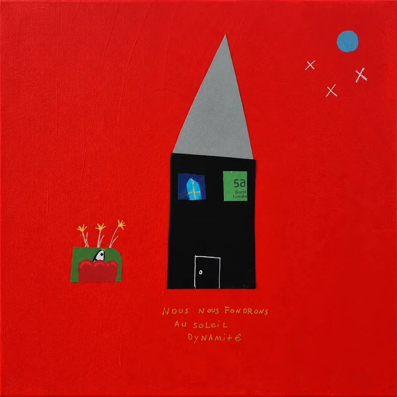 Maison noire au toit gris sur fond rouge vif, îlot de fleurs et lune bleue